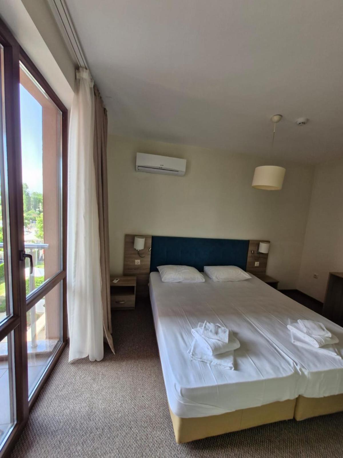 Apart Sun Travel Pantai Sunny Bagian luar foto