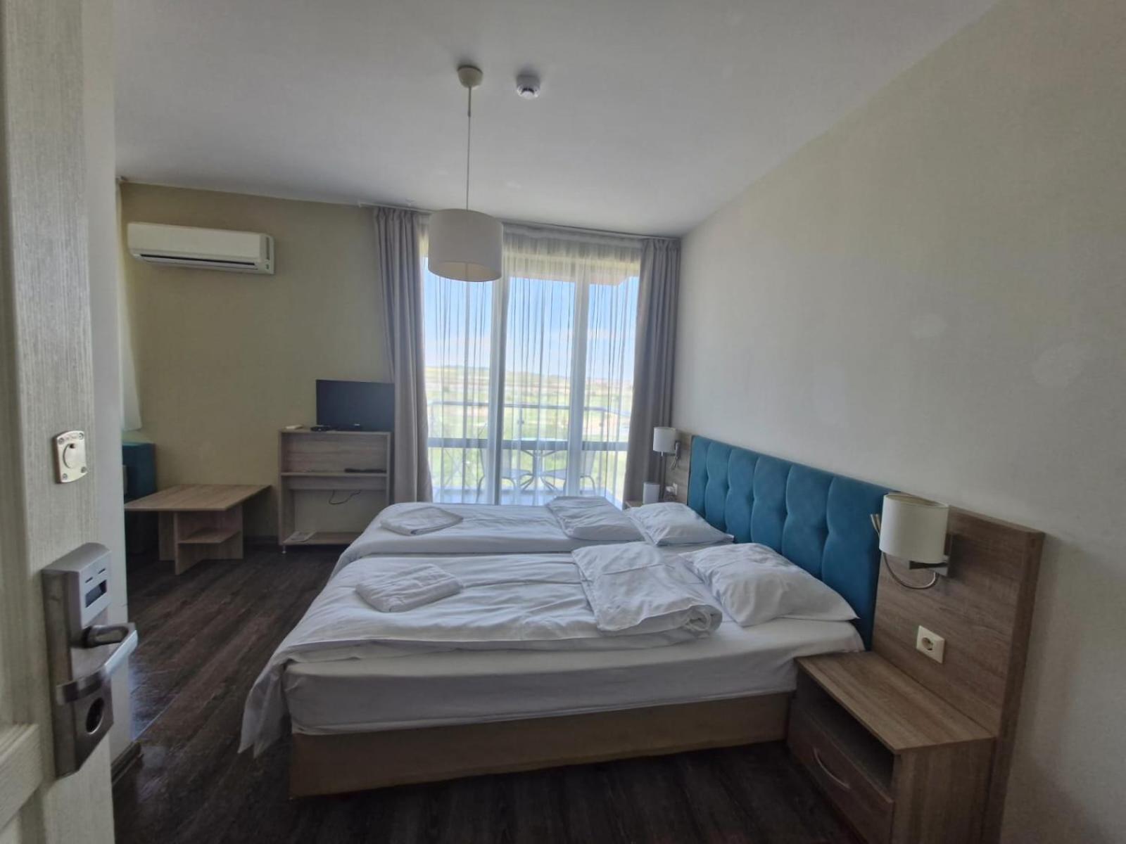 Apart Sun Travel Pantai Sunny Bagian luar foto